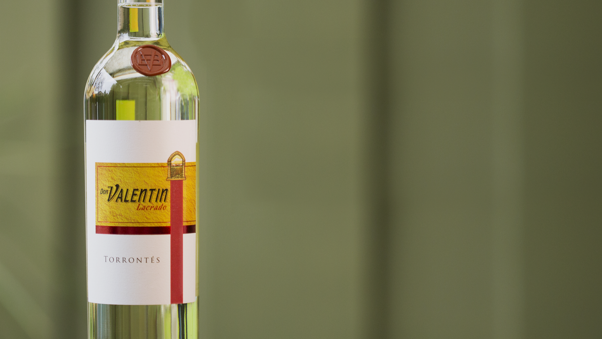 Botella de Don Valentín Lacrado Varietales Torrontés